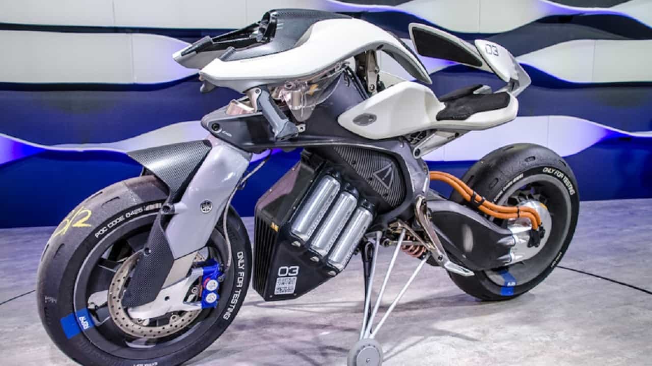 Мотоцикл MOTOROID от Yamaha с автопилотом